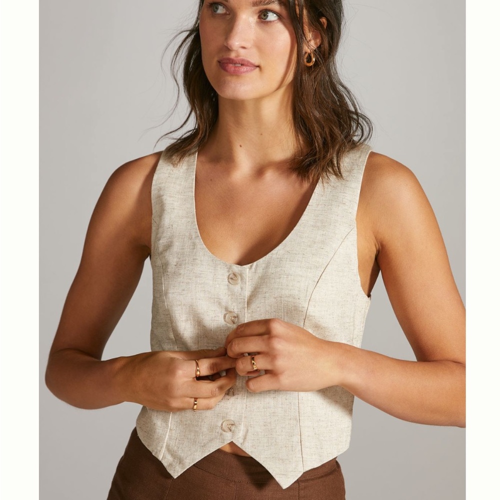 Anthropologie scoop neck vest in neutral